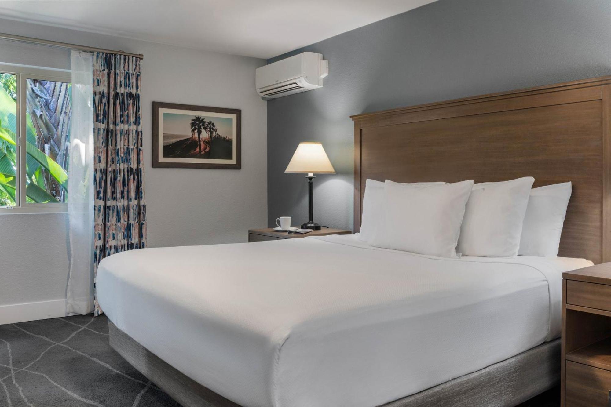 Hotel Club Wyndham Dolphin'S Cove Anaheim Exterior foto